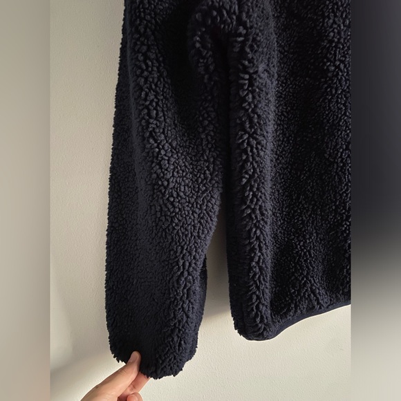 QILO Sherpa Jacket, Navy Blue with Zippable Pockets - Picture 3 of 5